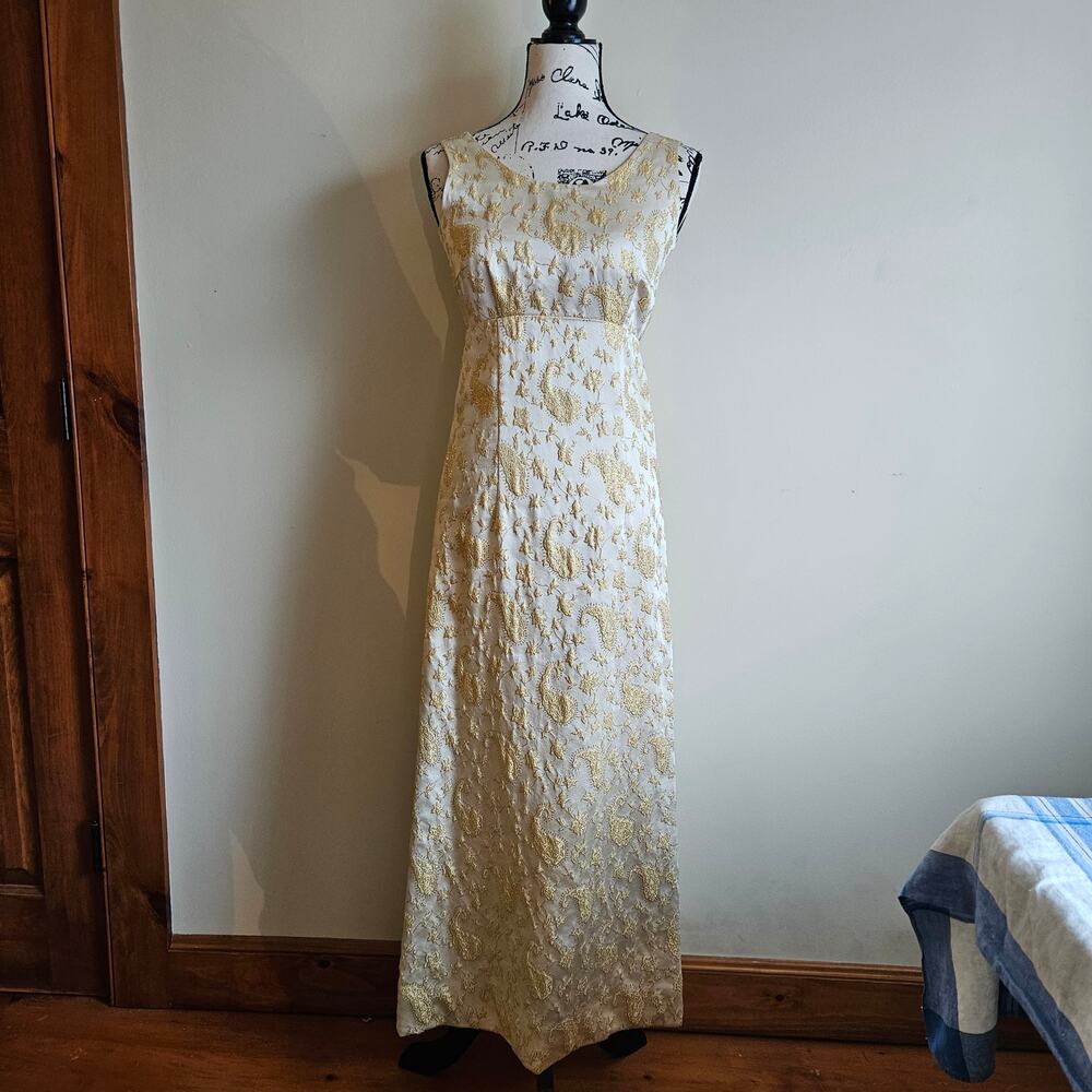 Gorgeous Vintage Hand-Tailored Long Sleeveless Cocktail Dress, Ivory w/Gold Sz S